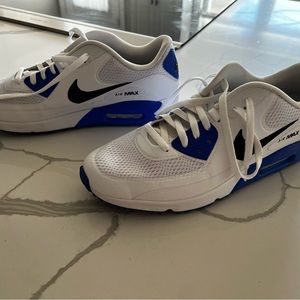 Mens Nike Air Max size 13 golf shoes. Never worn on the course.